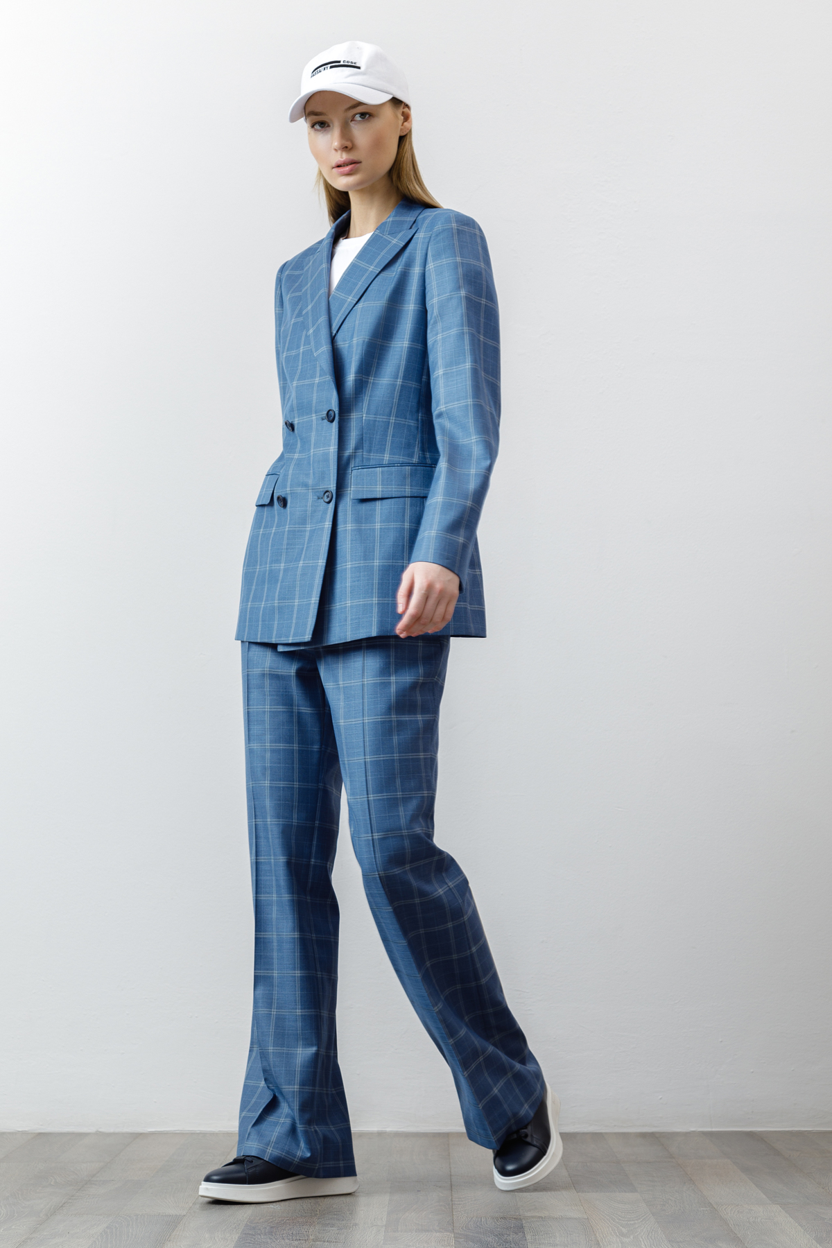 Брюки в клетку VASSA CODE, пол женский, цвет голубой