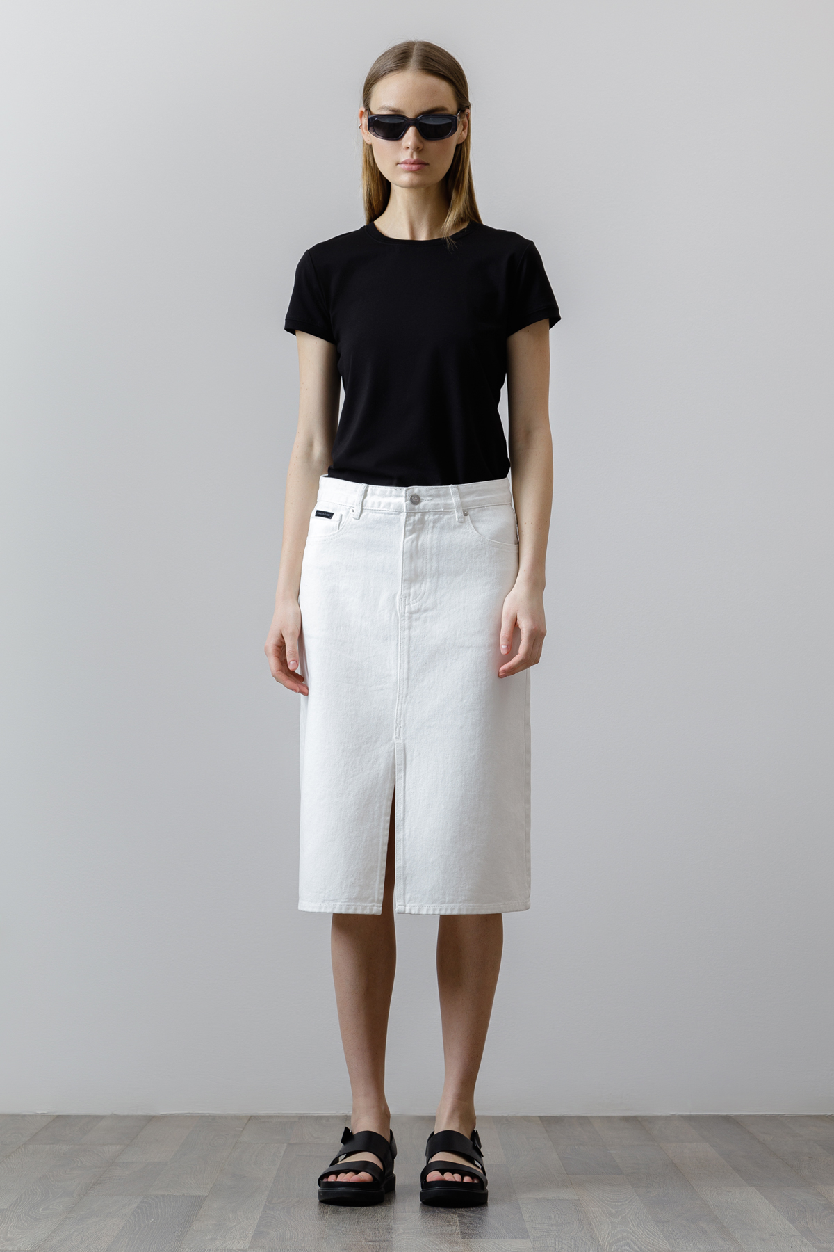 Джинсовая юбка с разрезом VASSA CODE, пол женский, цвет белый