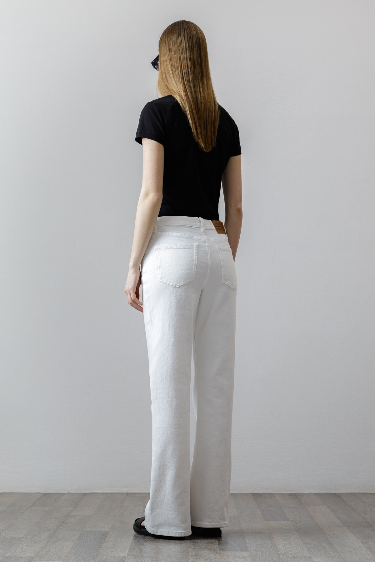 Джинсы RIO MID RISE , пол женский, цвет белый