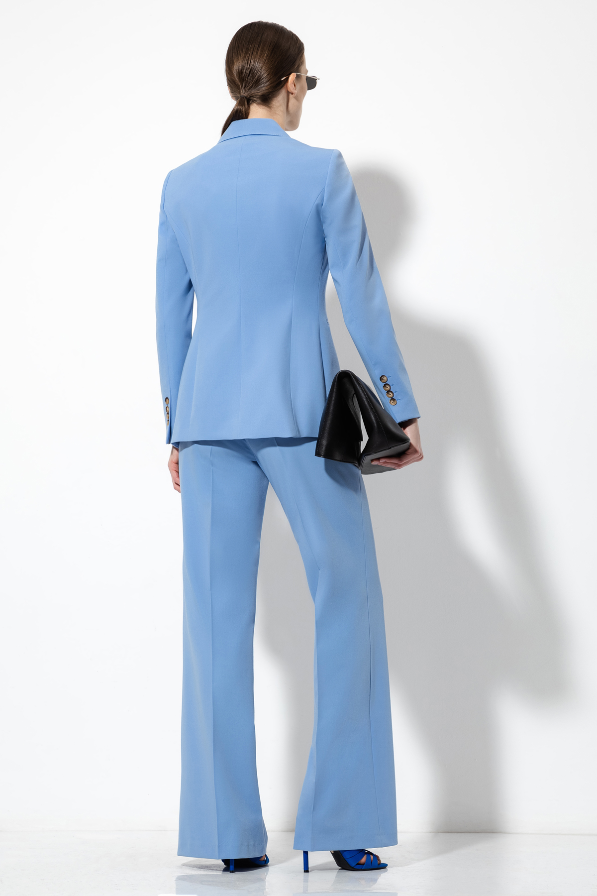 Приталенный жакет VASSA&Co, пол женский, цвет синий