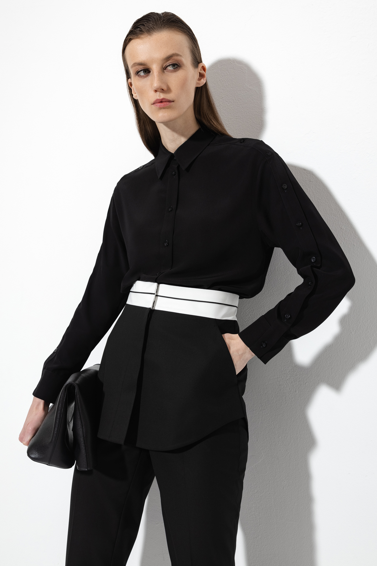 Брюки со съемной деталью VASSA&Co, пол женский, цвет черный