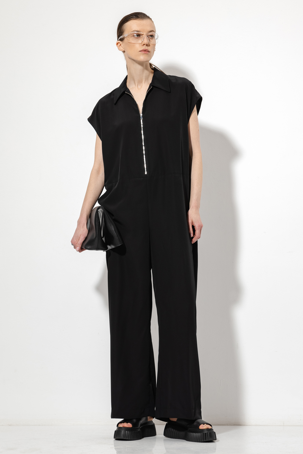 Комбинезон VASSA&Co, пол женский, цвет черный