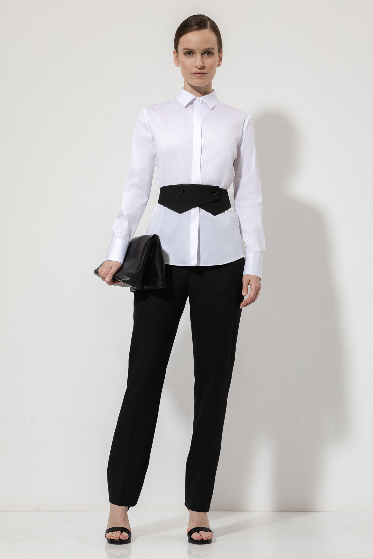 Приталенная блузка VASSA&Co, пол женский, цвет белый