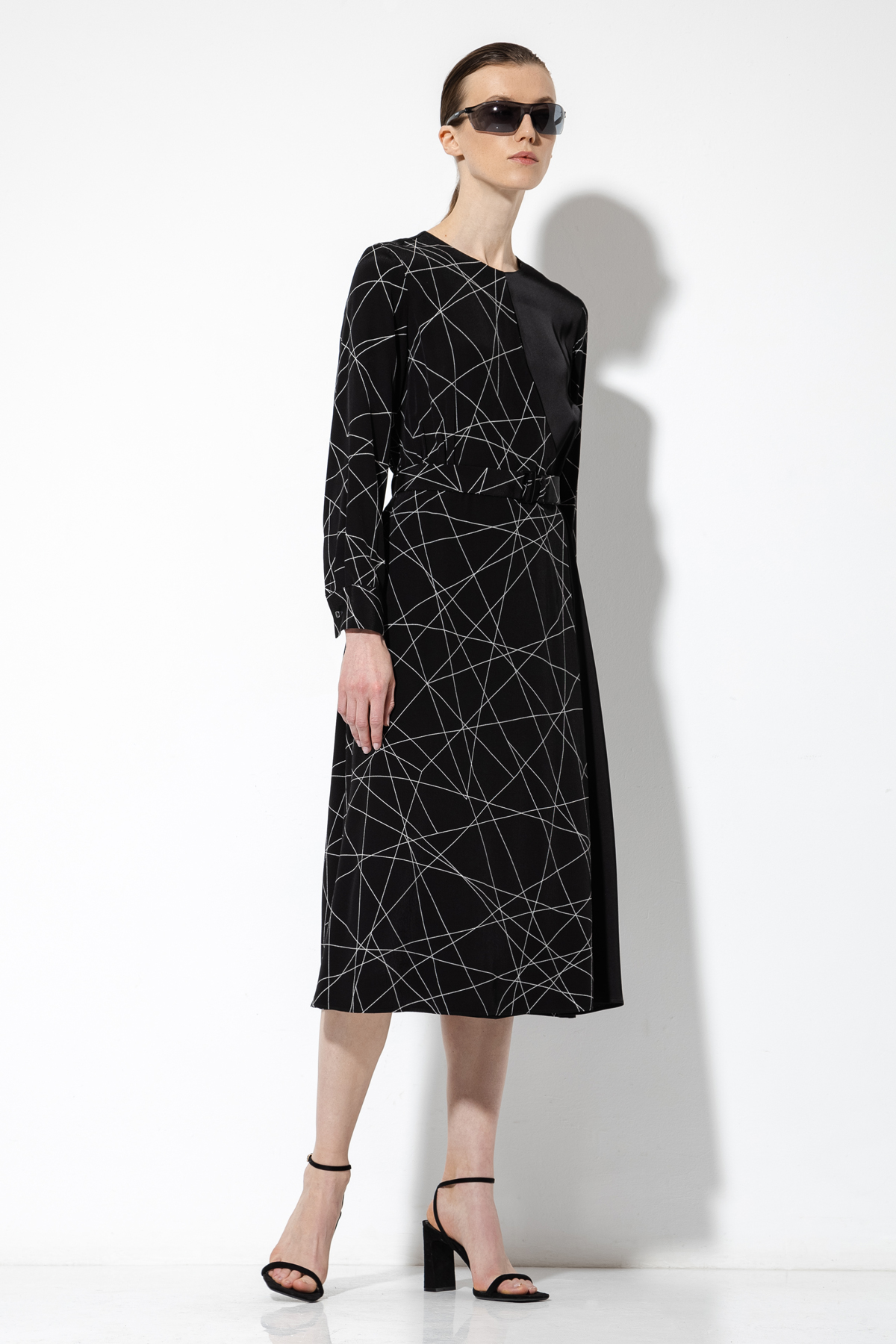 Двухцветное платье с принтом VASSA&Co, пол женский, цвет черный, фото №2