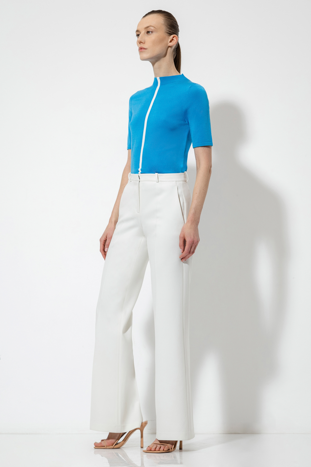 Джемпер с контрастной полосой VASSA&Co, пол female, цвет синий