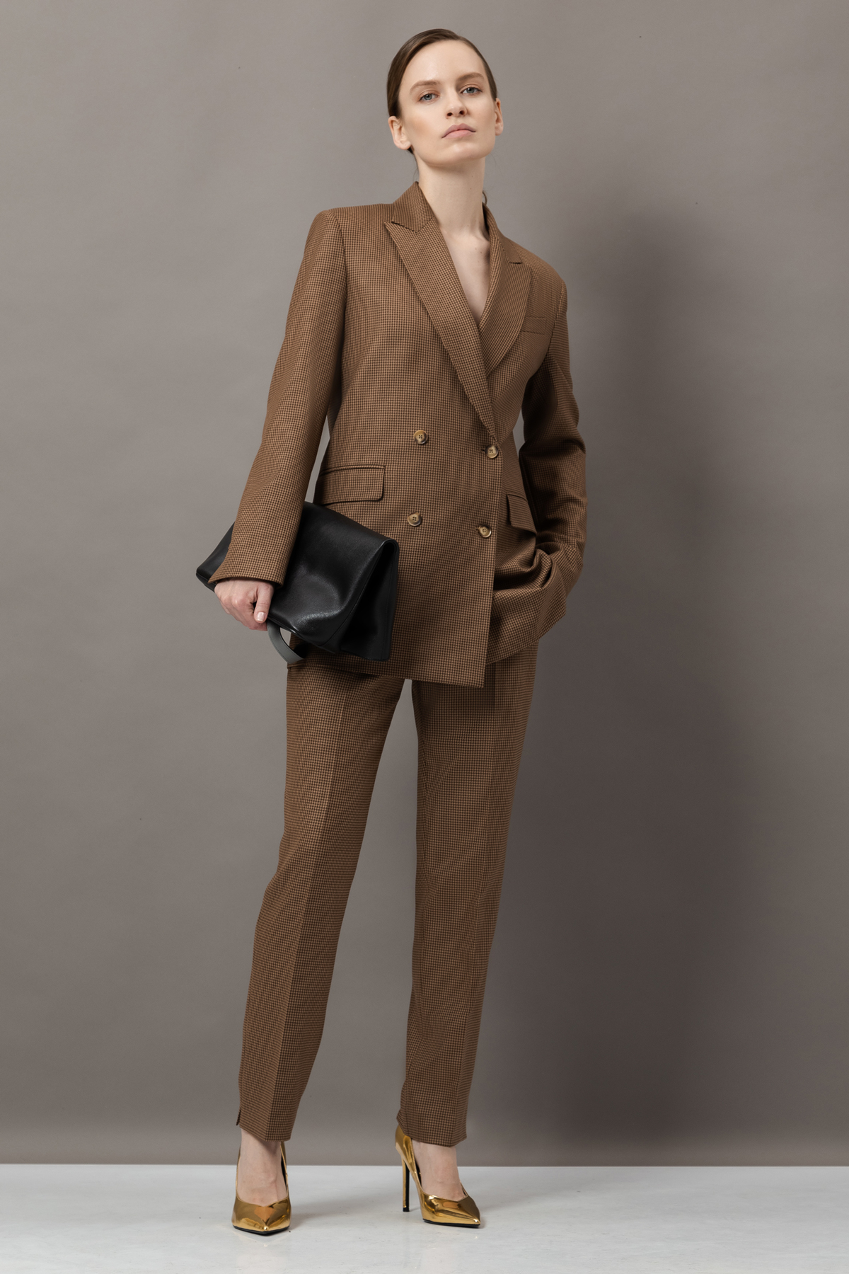 Брюки в мелкую клетку VASSA&Co, пол женский, цвет коричневый