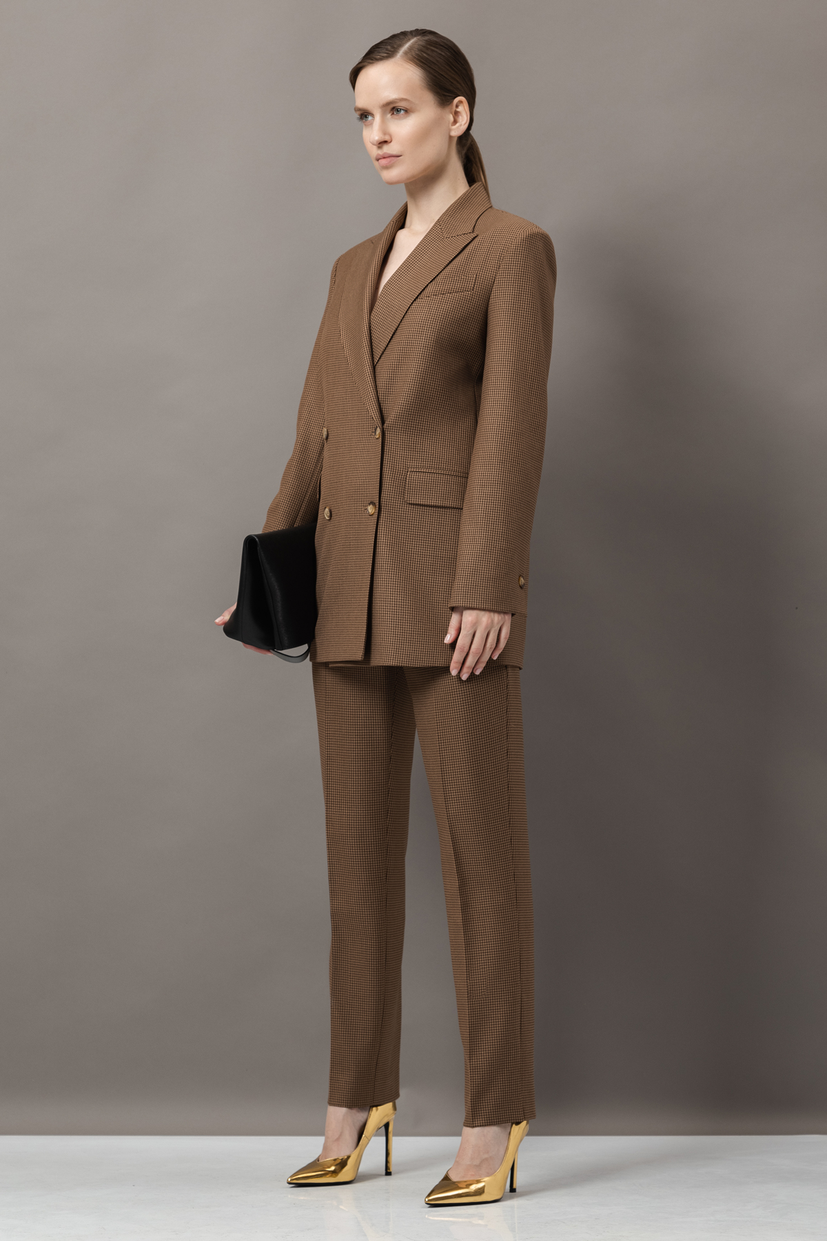 Брюки в мелкую клетку VASSA&Co, пол женский, цвет коричневый