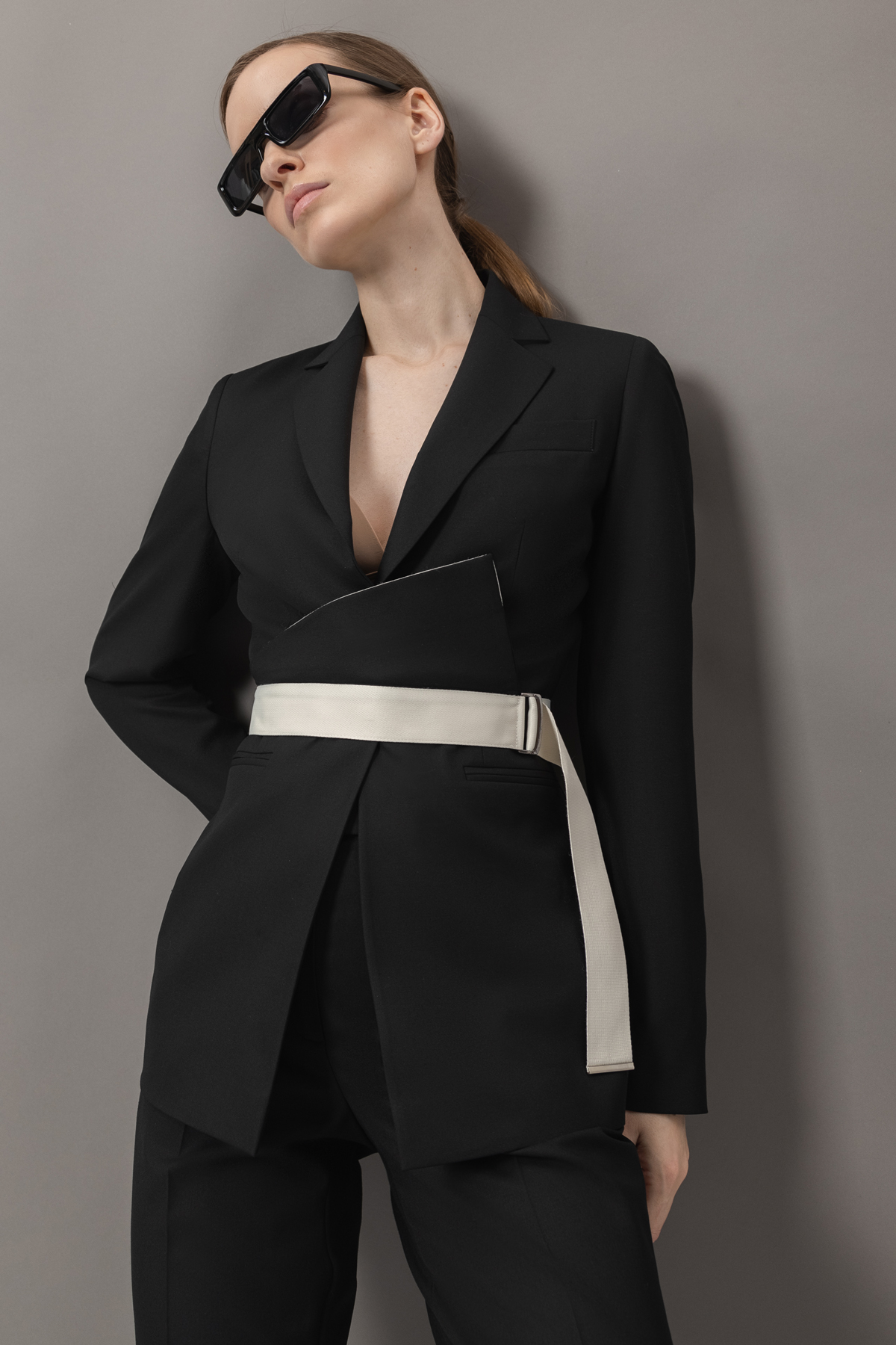 Жакет с контрастным поясом VASSA&Co, пол female, цвет black