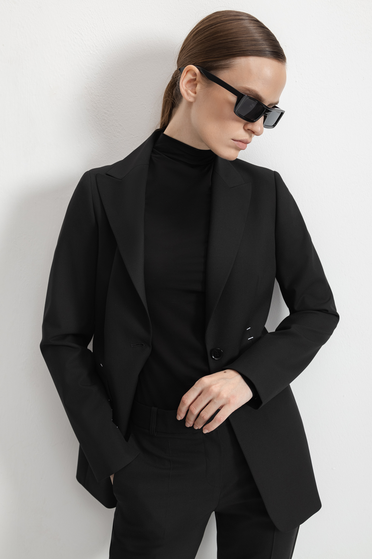 Жакет с графичной вышивкой VASSA&Co, пол женский, цвет черный