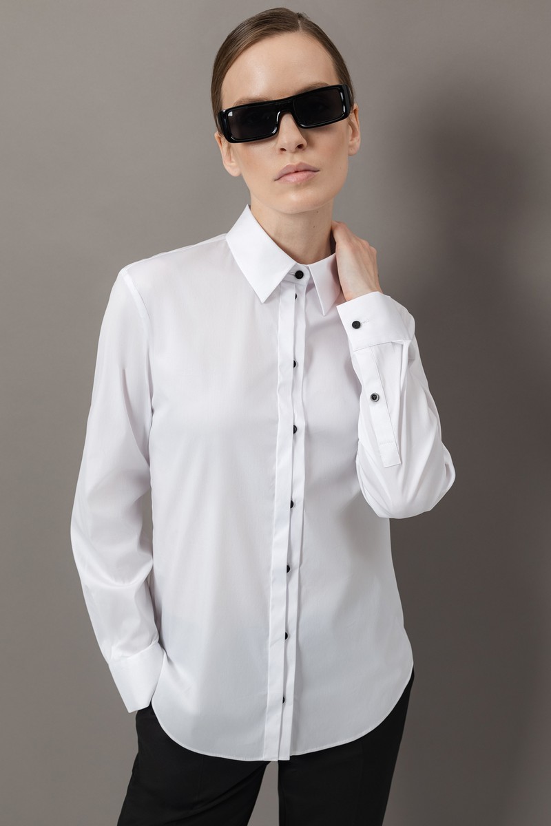 Рубашка с контрастными пуговицами VASSA&Co, пол женский, цвет белый, фото №2