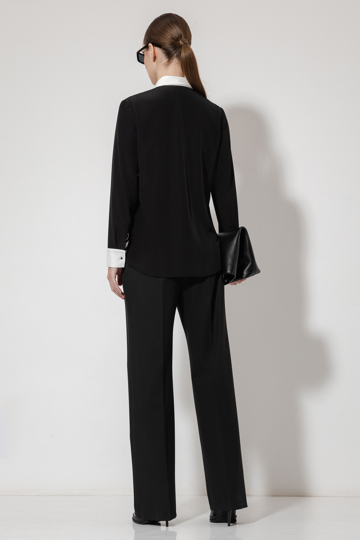 Блузка с контрастной отделкой VASSA&Co, пол женский, цвет черный