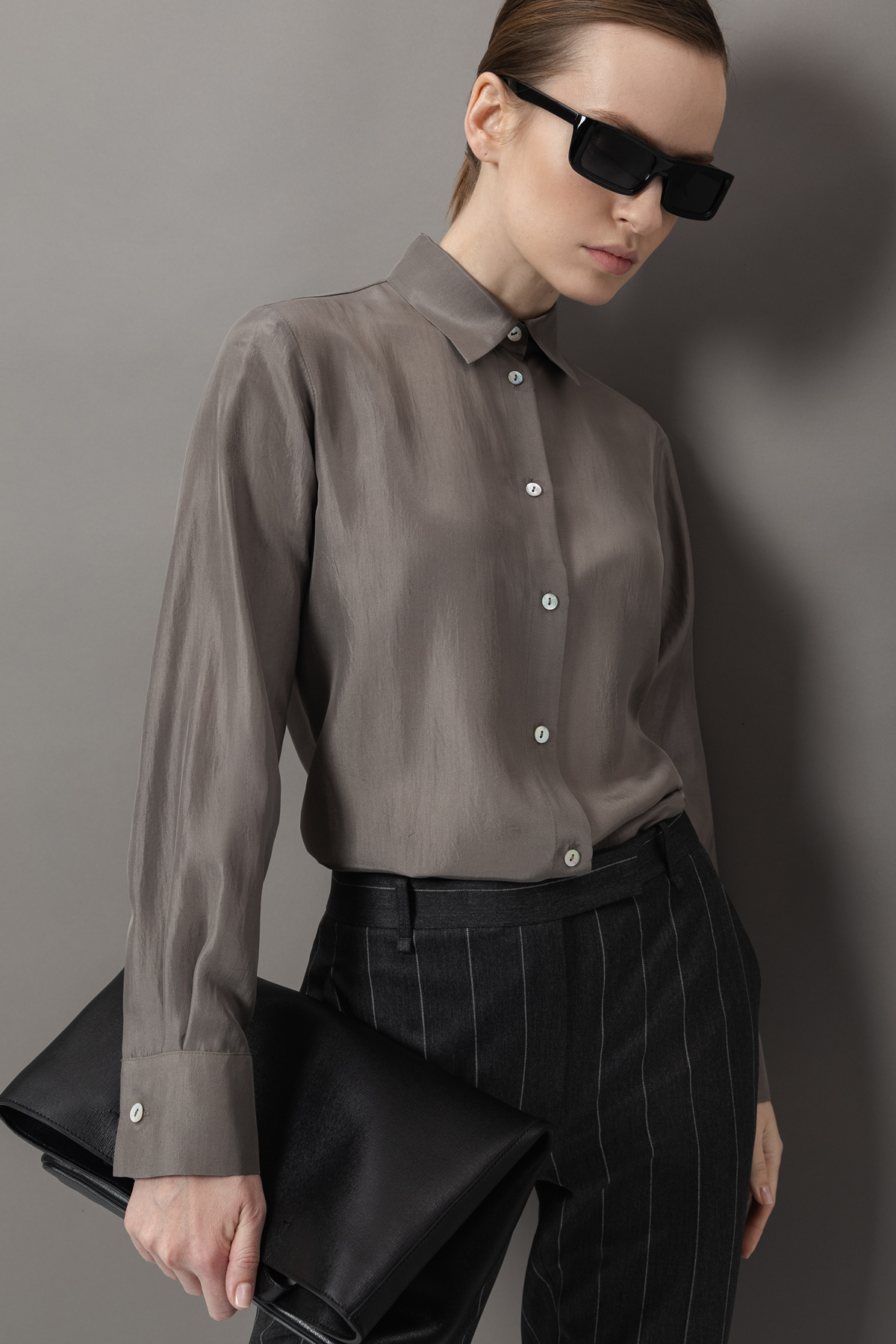 Блузка из шелка VASSA&Co, пол женский, цвет коричневый