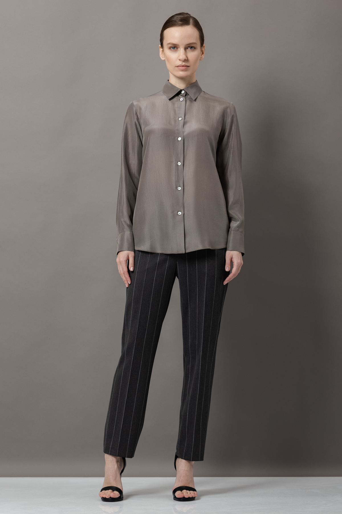 Блузка из шелка VASSA&Co, пол женский, цвет коричневый