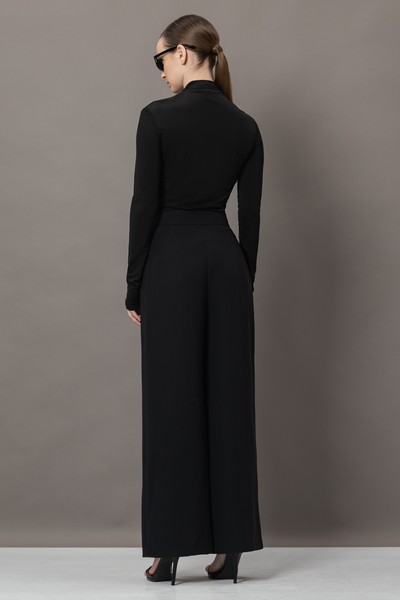 Дизайнерские брюки VASSA&Co, пол женский, цвет черный, фото №3