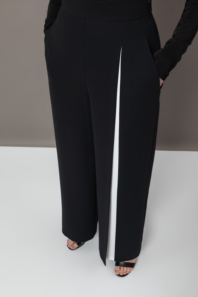 Дизайнерские брюки VASSA&Co, пол женский, цвет черный, фото №4