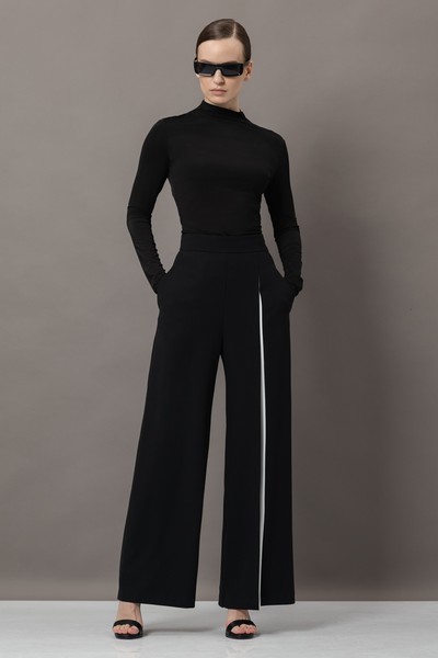 Дизайнерские брюки VASSA&Co, пол женский, цвет черный, фото №2