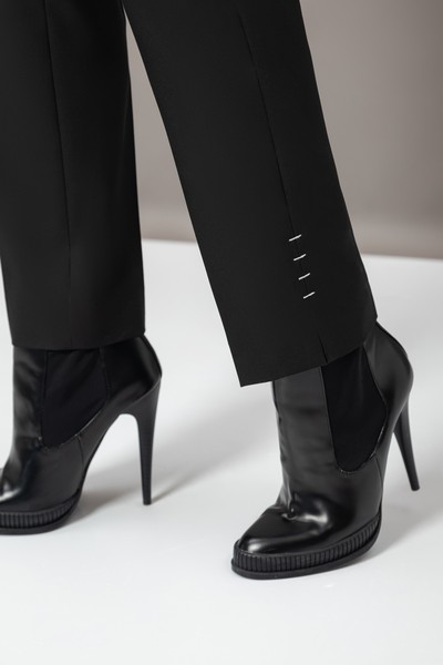 Брюки с графичной вышивкой VASSA&Co, пол женский, цвет черный, фото №4