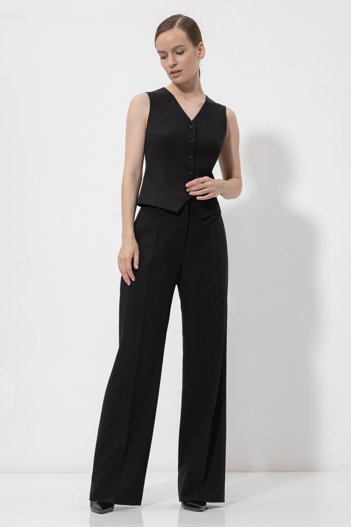 Жилет VASSA&Co, пол женский, цвет черный