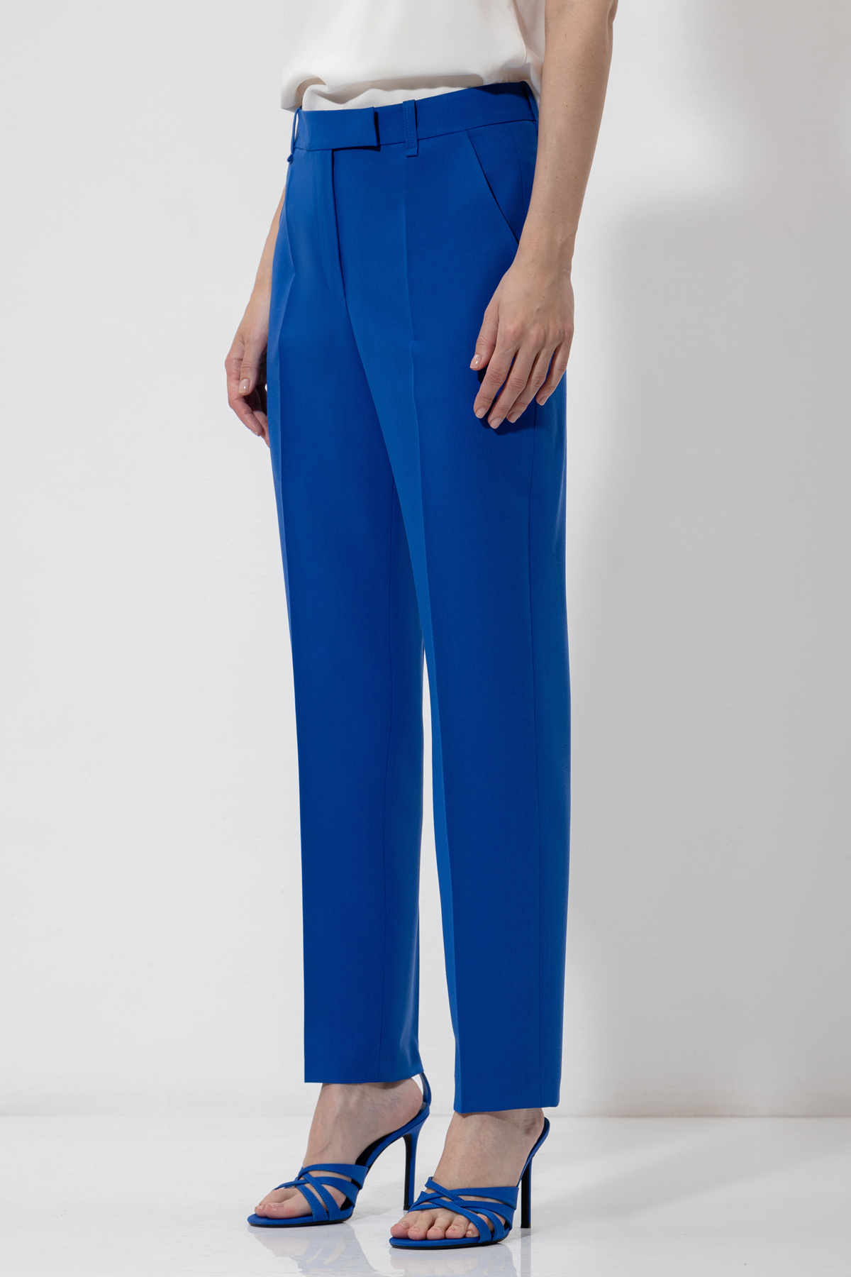 Брюки VASSA&Co, пол женский, цвет синий