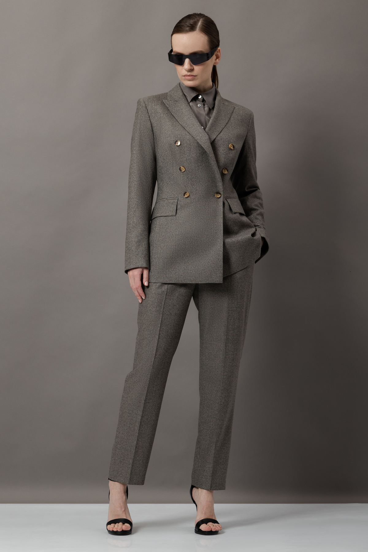 Двубортный жакет VASSA&Co, пол женский, цвет коричневый