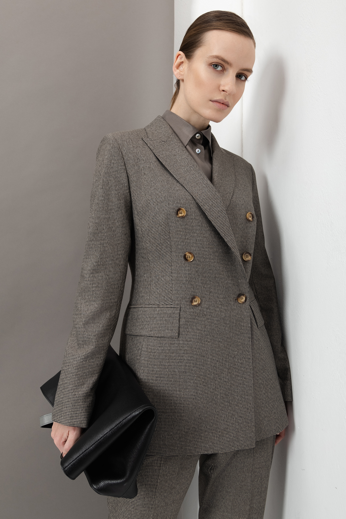 Двубортный жакет VASSA&Co, пол женский, цвет коричневый