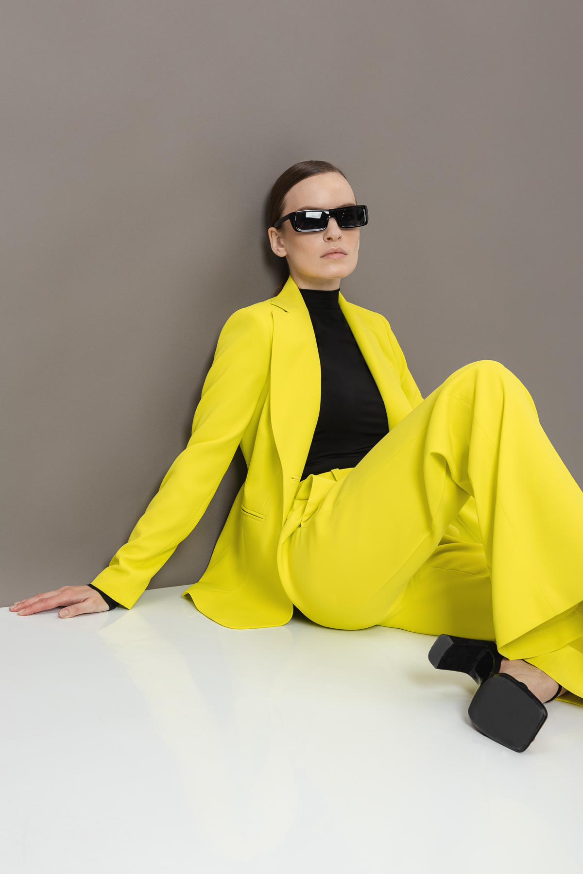 Жакет VASSA&Co, пол женский, цвет желтый