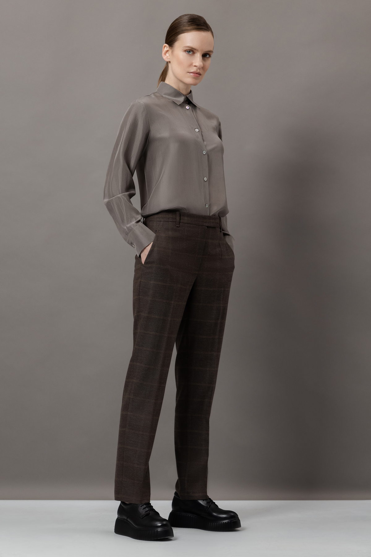 Брюки VASSA&Co, пол женский, цвет коричневый