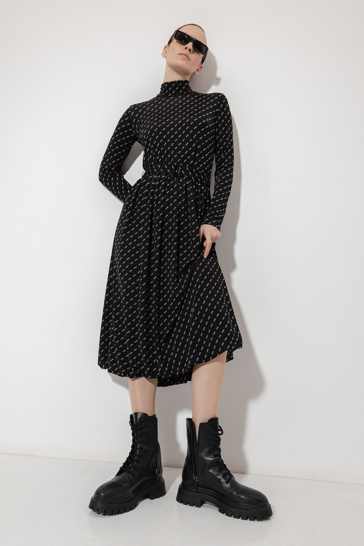 Платье-баллон с принтом VASSA&Co, пол женский, цвет черный