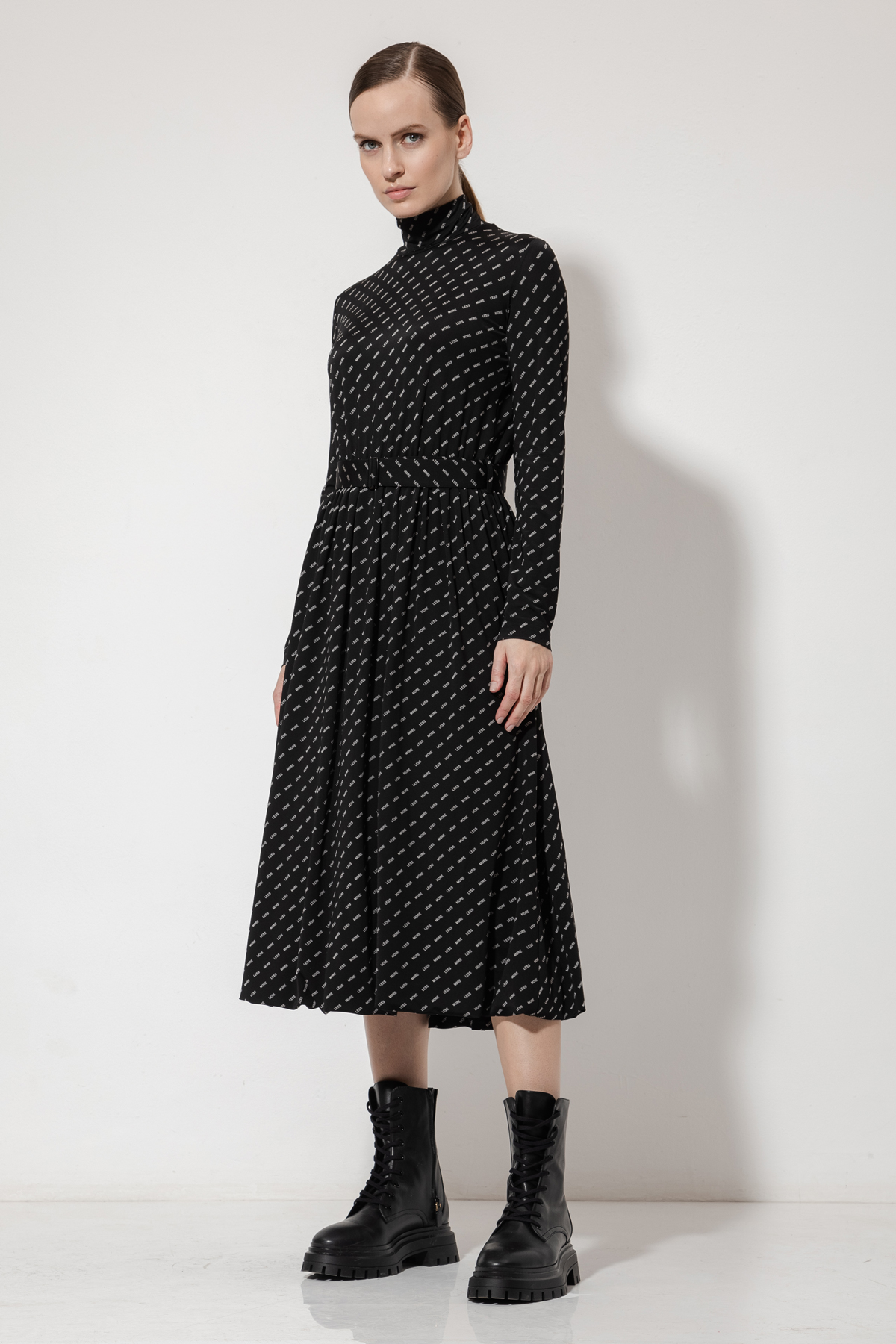 Платье-баллон с принтом VASSA&Co, пол женский, цвет черный