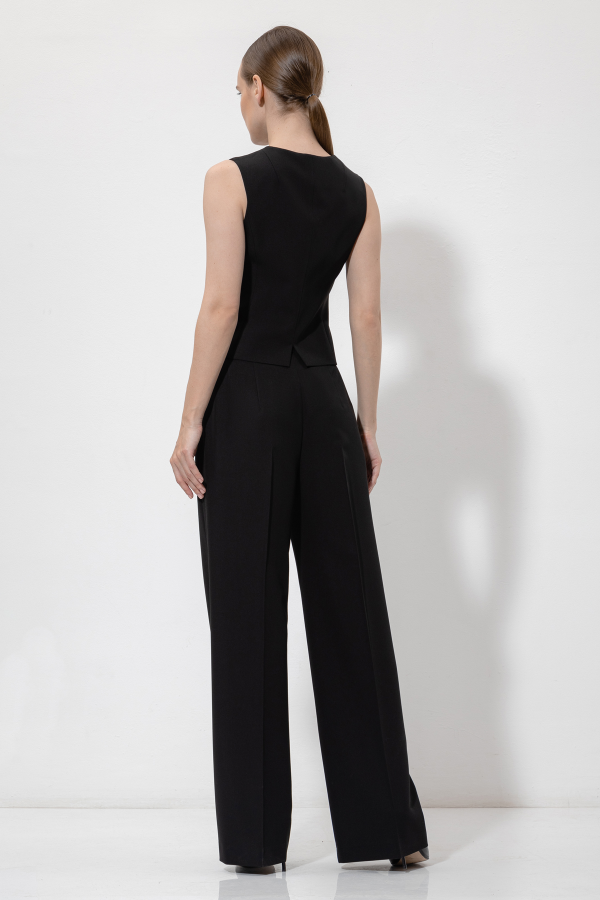 Жилет VASSA&Co, пол женский, цвет черный