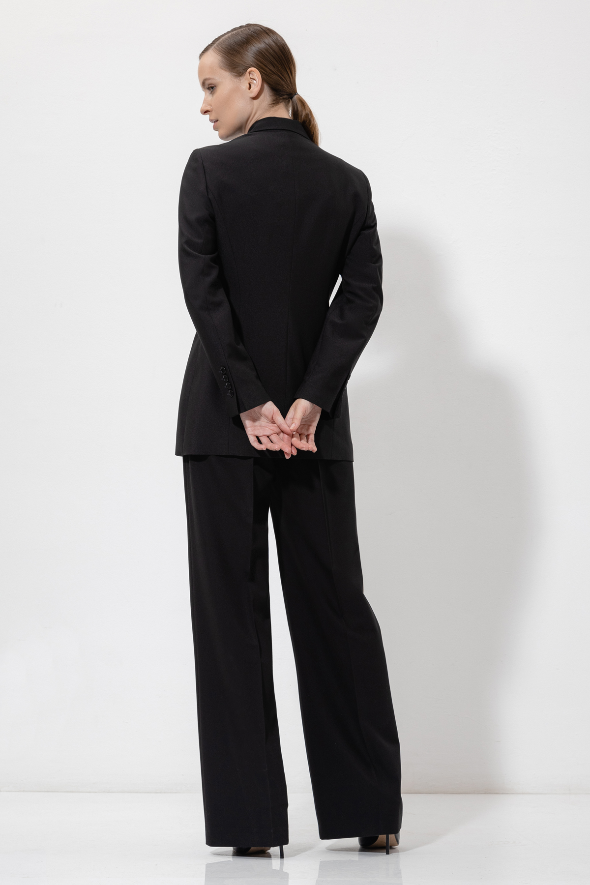 Двубортный жакет VASSA&Co, пол женский, цвет черный