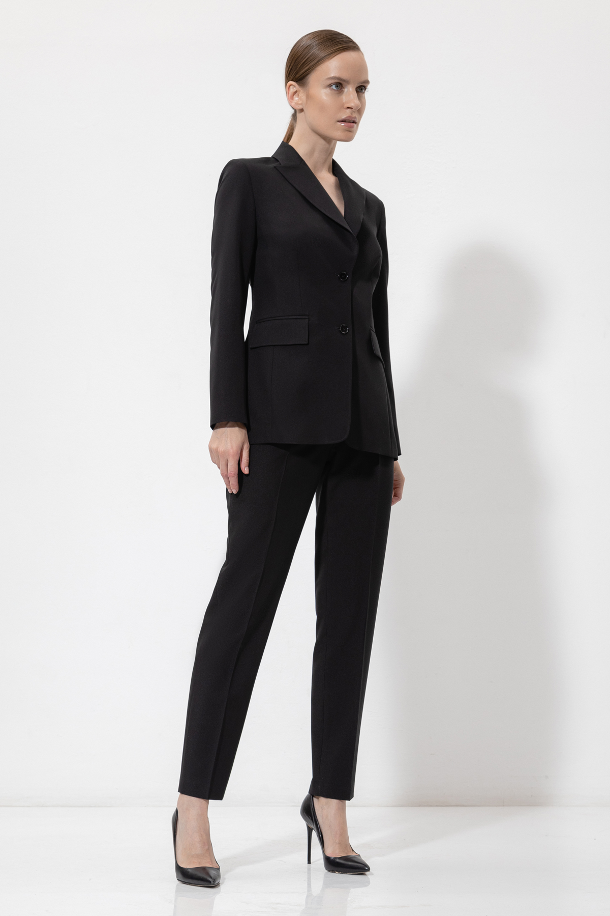 Однобортный жакет VASSA&Co, пол женский, цвет черный