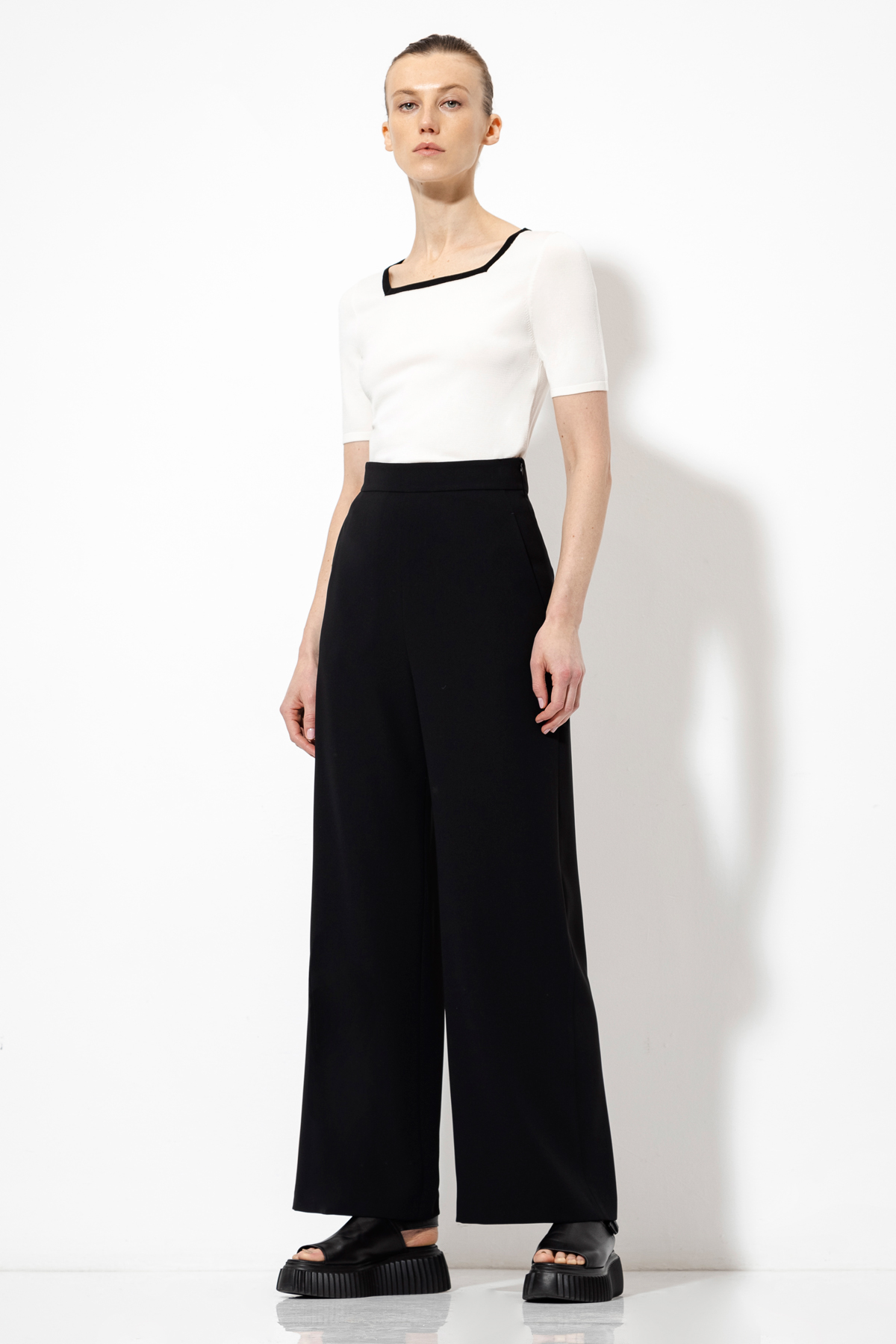 Джемпер с квадратным вырезом VASSA&Co, пол женский, цвет белый