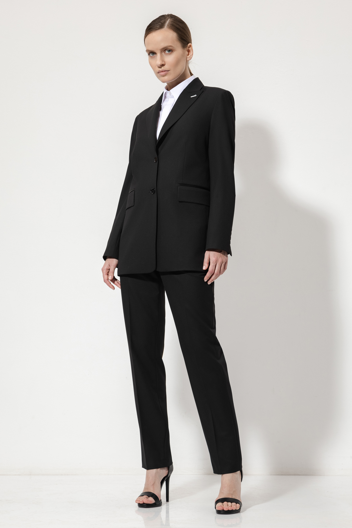 Базовый жакет с вышивкой VASSA&Co, пол женский, цвет черный