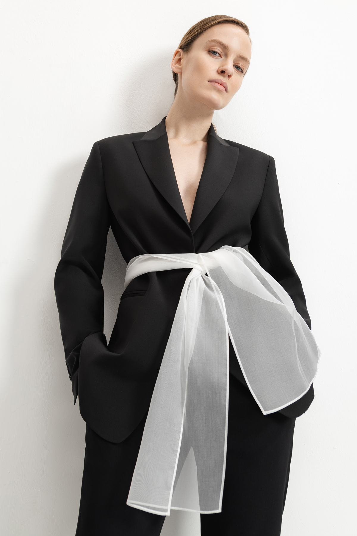 Жакет со съемным шарфом из шелка , пол женский, цвет черный