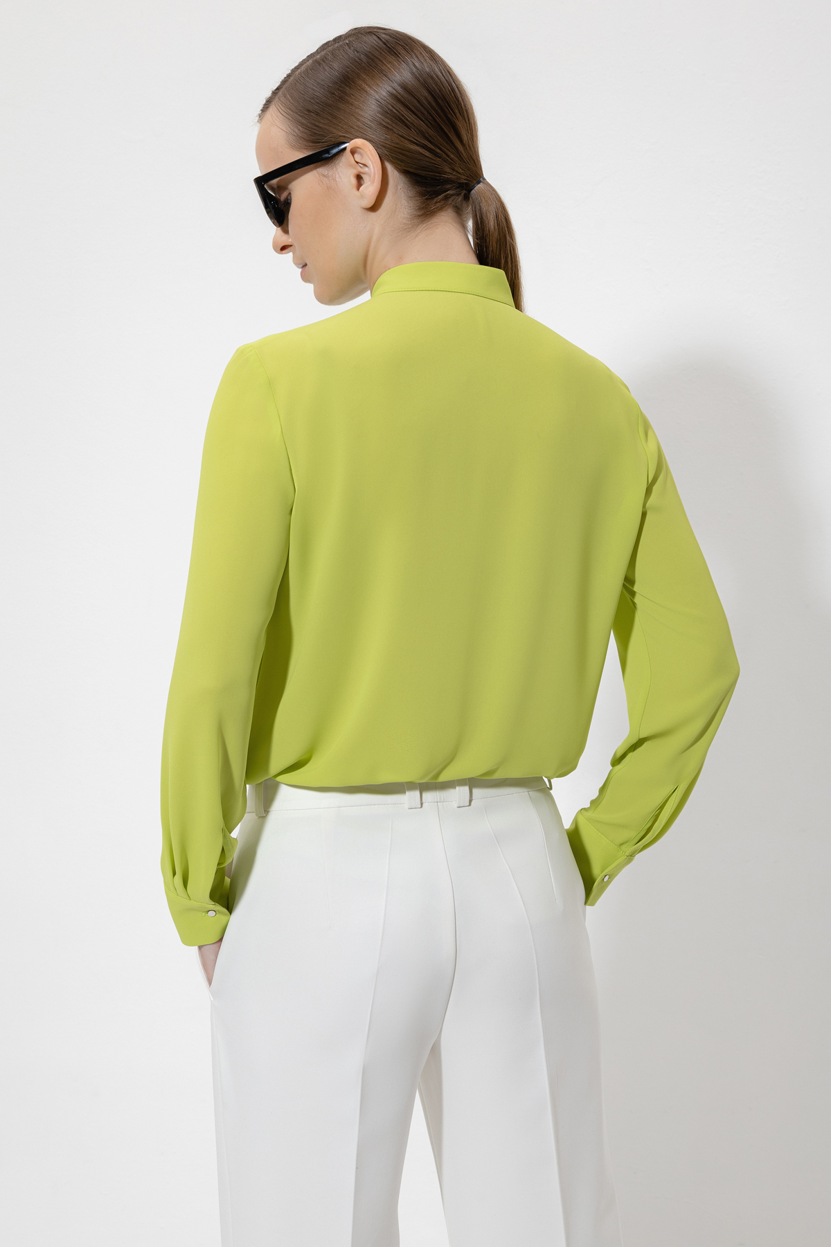 Блузка VASSA&Co, пол женский, цвет зеленый