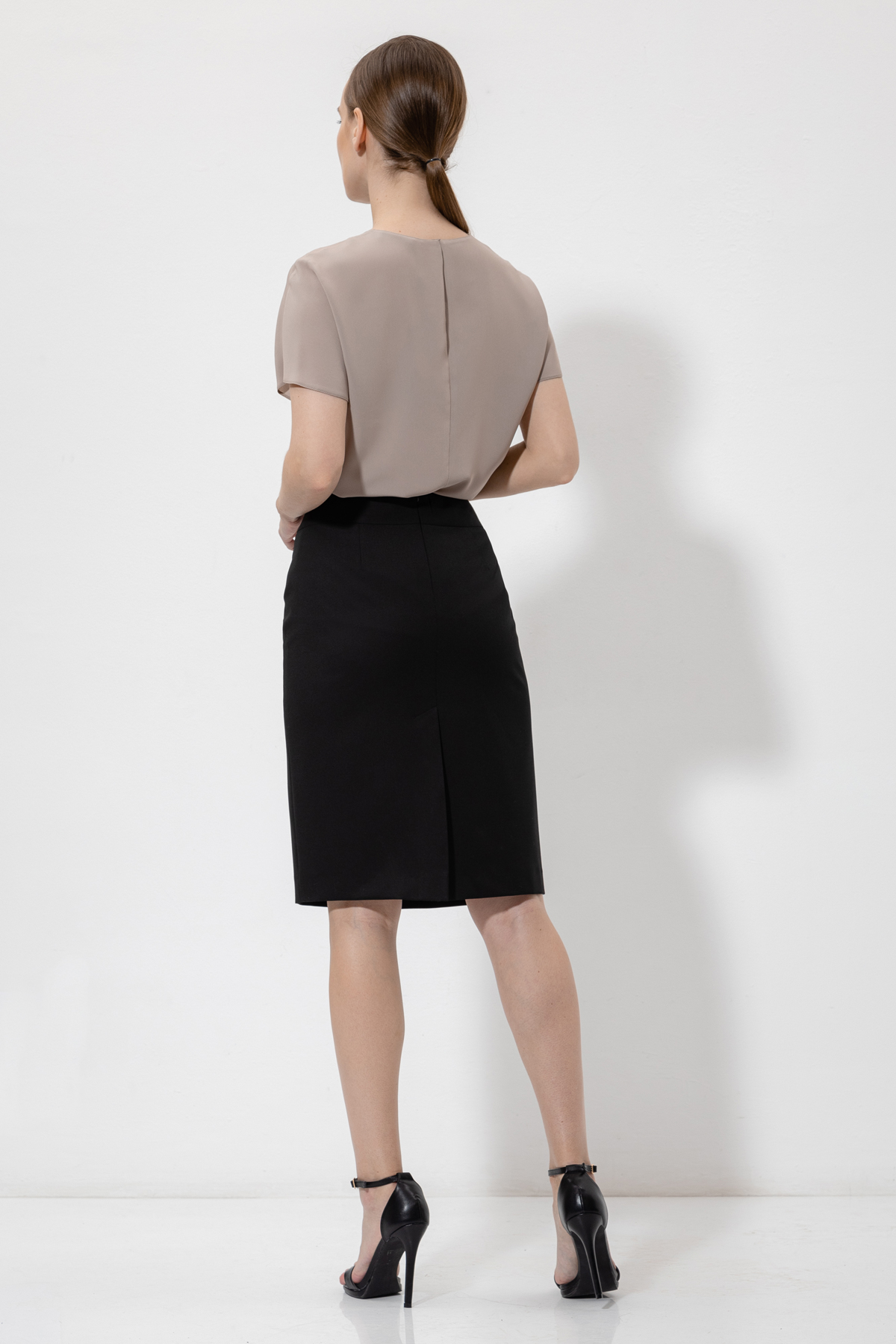 Юбка-карандаш VASSA&Co, пол женский, цвет черный