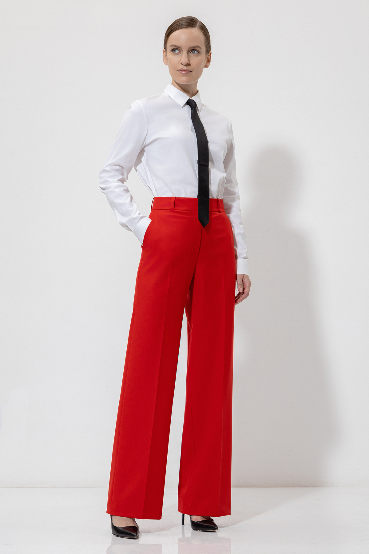 Брюки VASSA&Co, пол женский, цвет красный