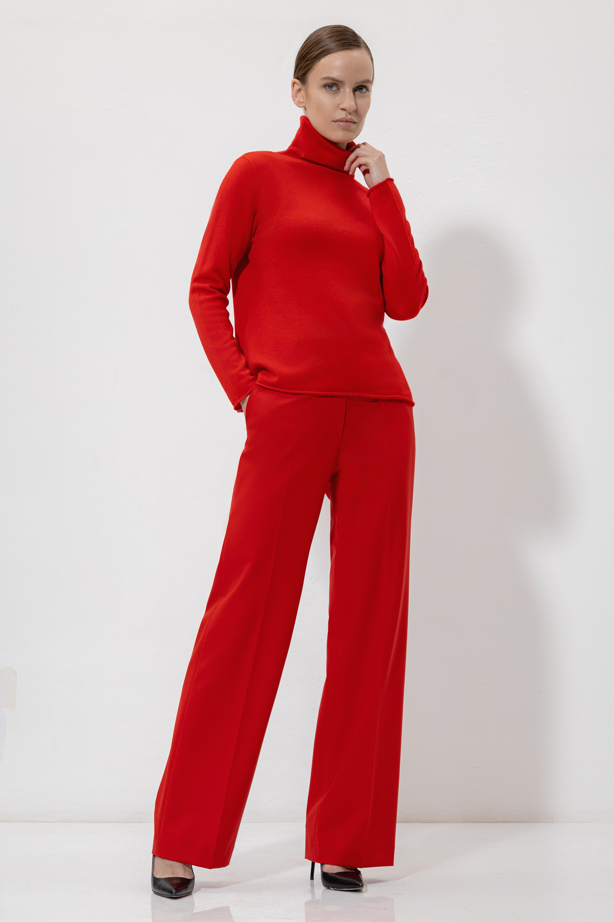 Водолазка свободного кроя из шерсти и кашемира VASSA&Co, пол female, цвет red