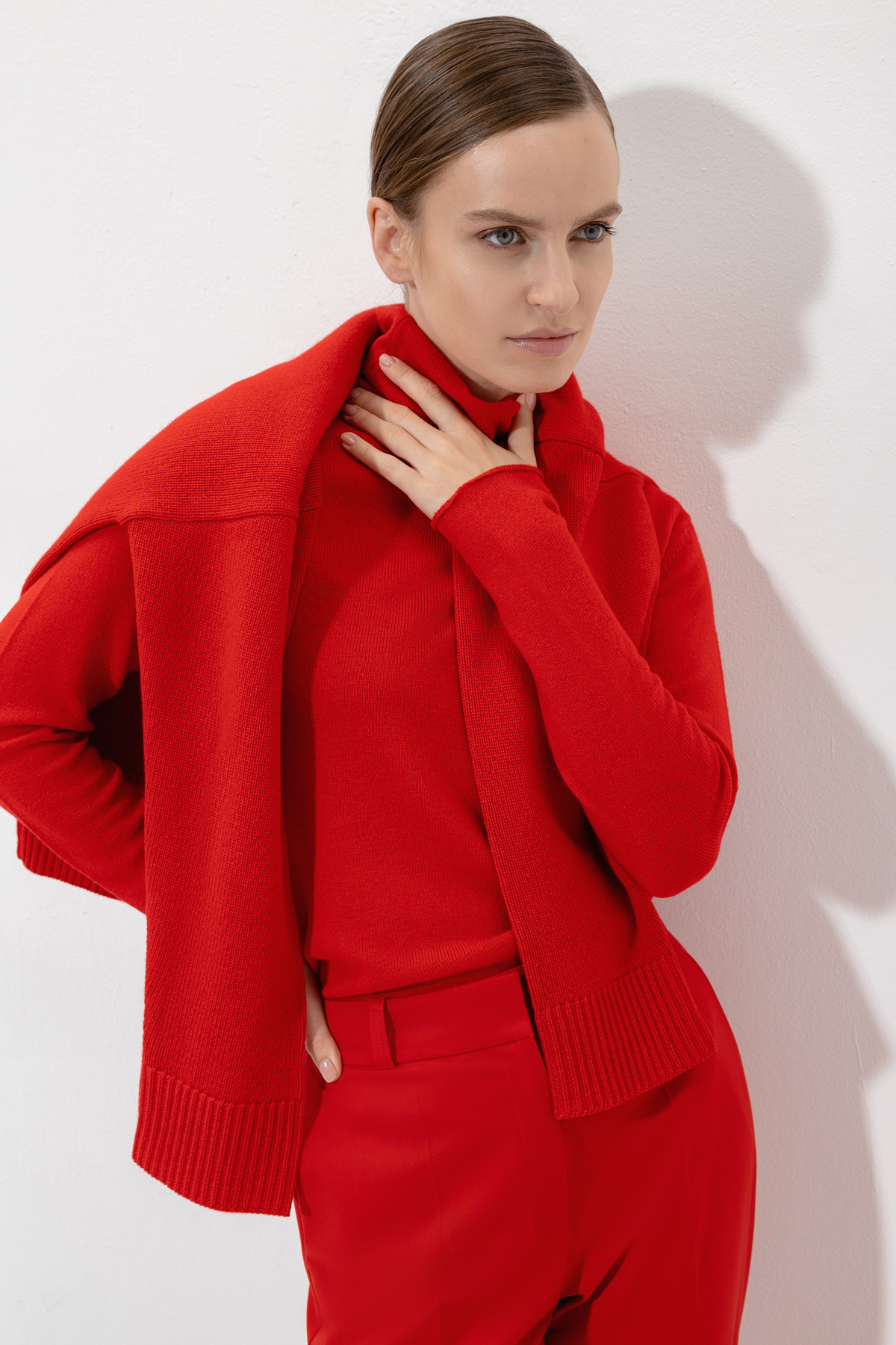 Водолазка свободного кроя из шерсти и кашемира VASSA&Co, пол female, цвет red