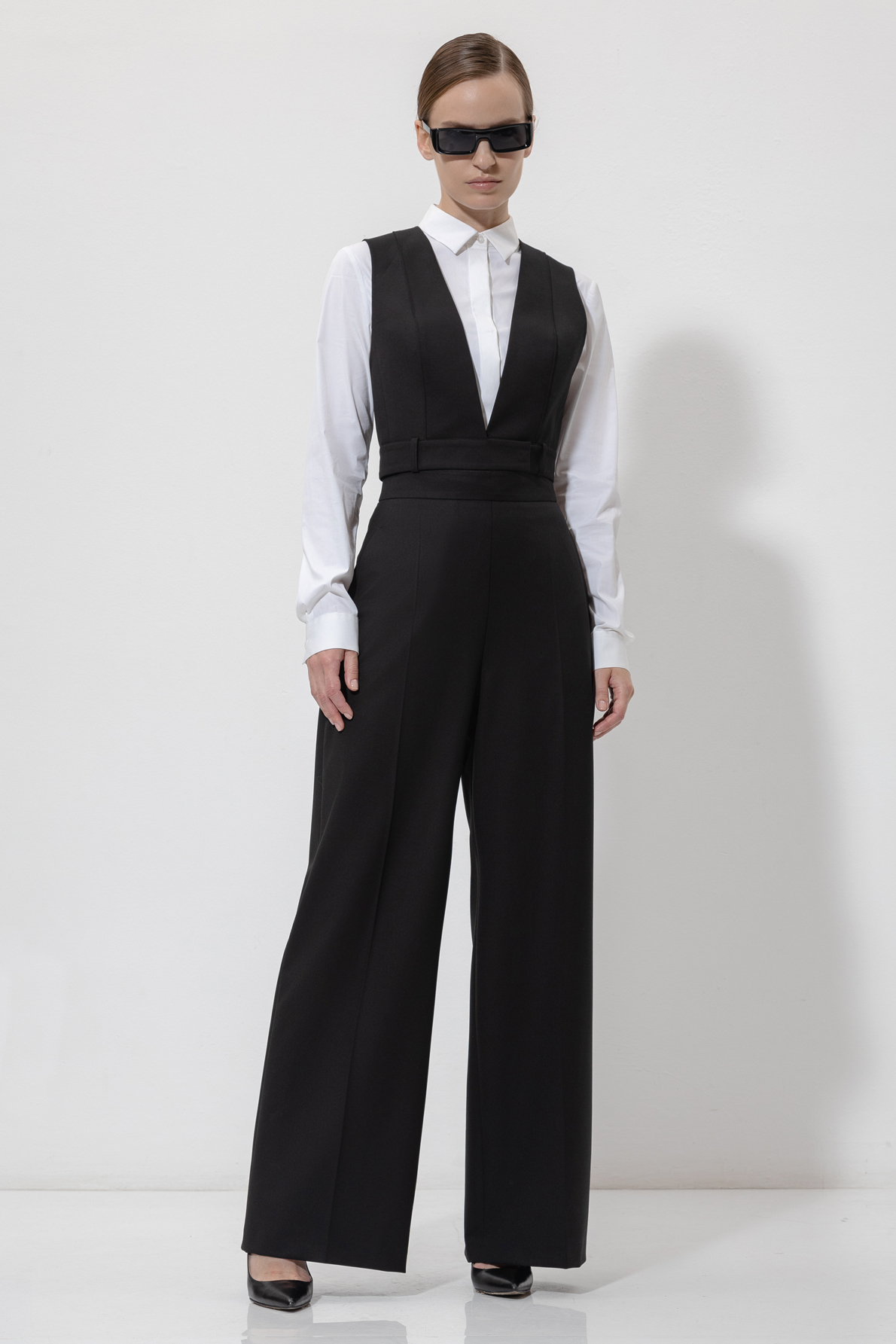 Укороченный жилет VASSA&Co, пол женский, цвет черный