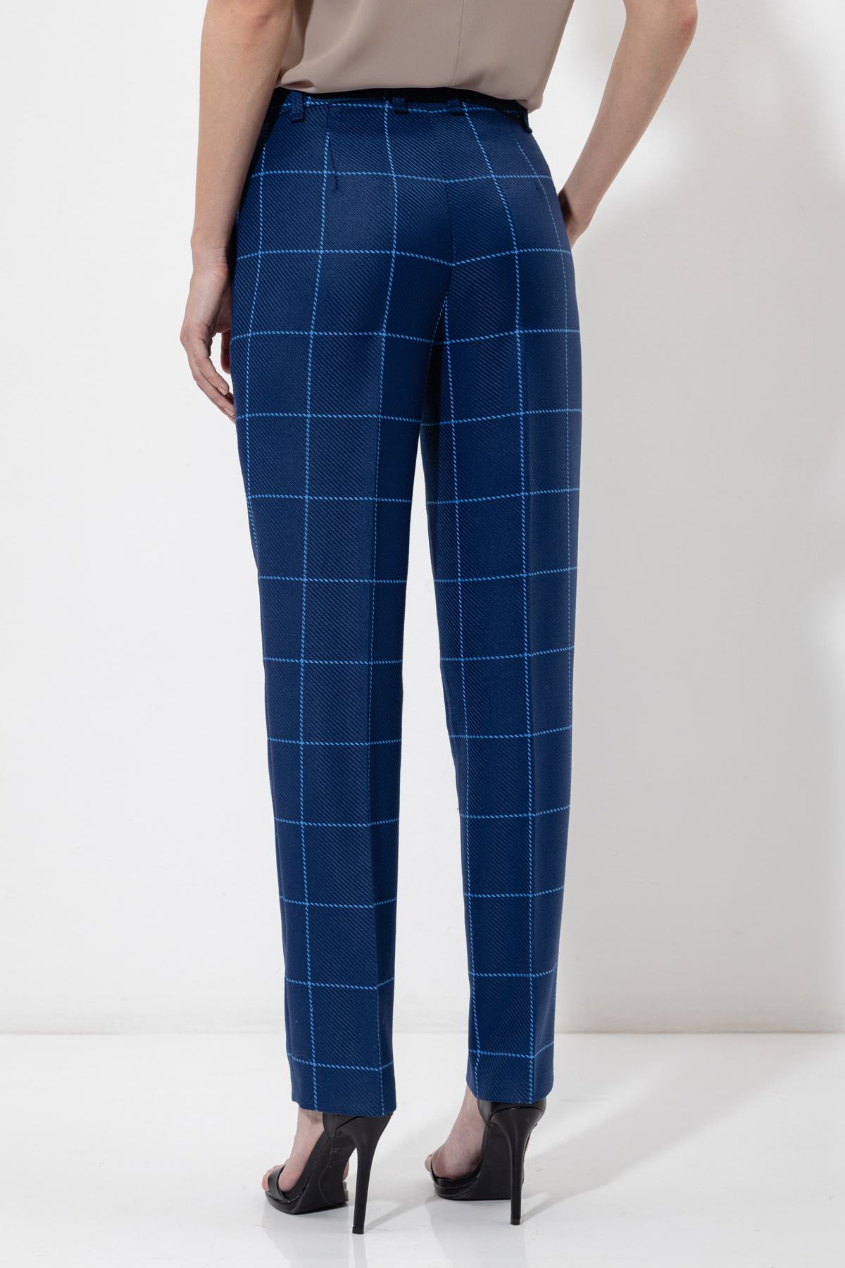 Брюки в клетку VASSA&Co, пол женский, цвет синий