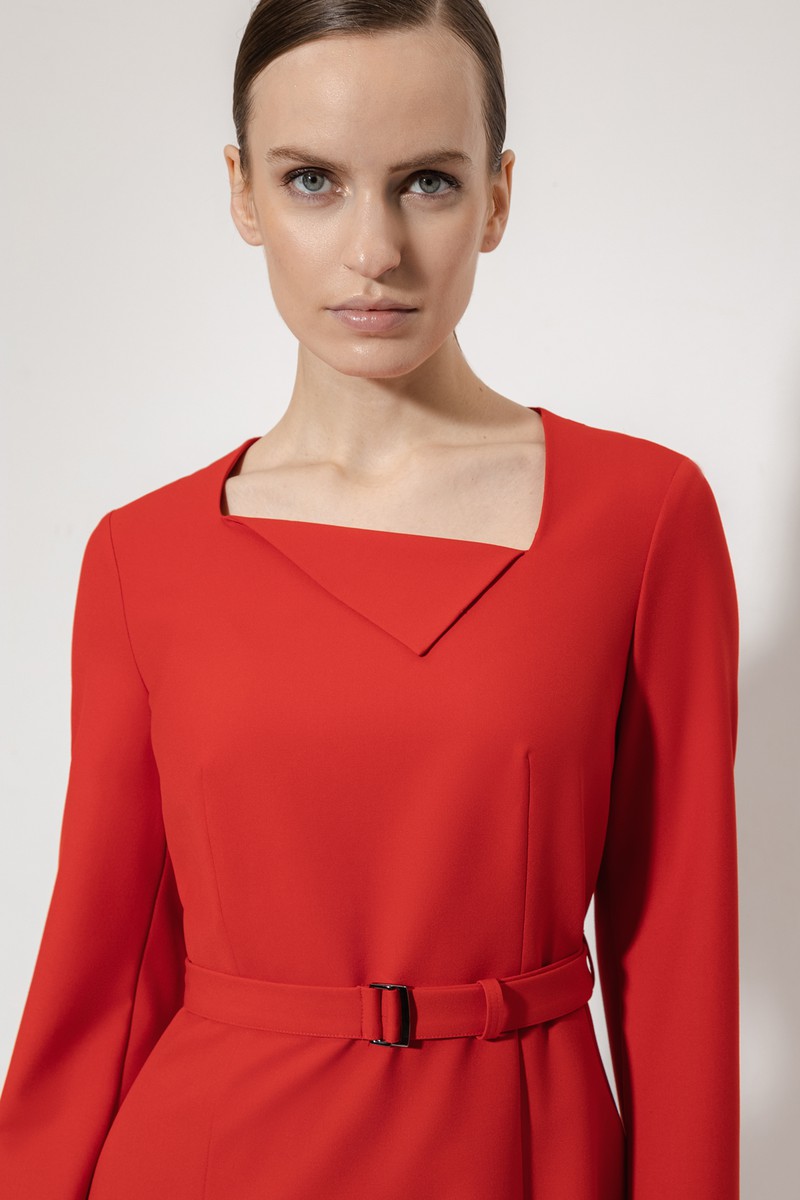 Платье-футляр с асимметричным вырезом VASSA&Co, пол женский, цвет красный, фото №5