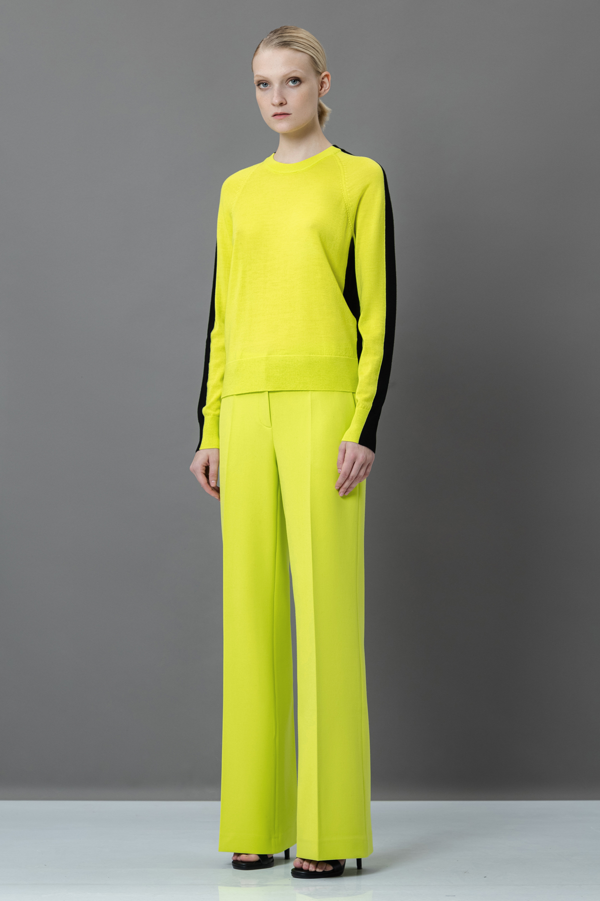 Джемпер из шерсти VASSA&Co, пол женский, цвет желтый