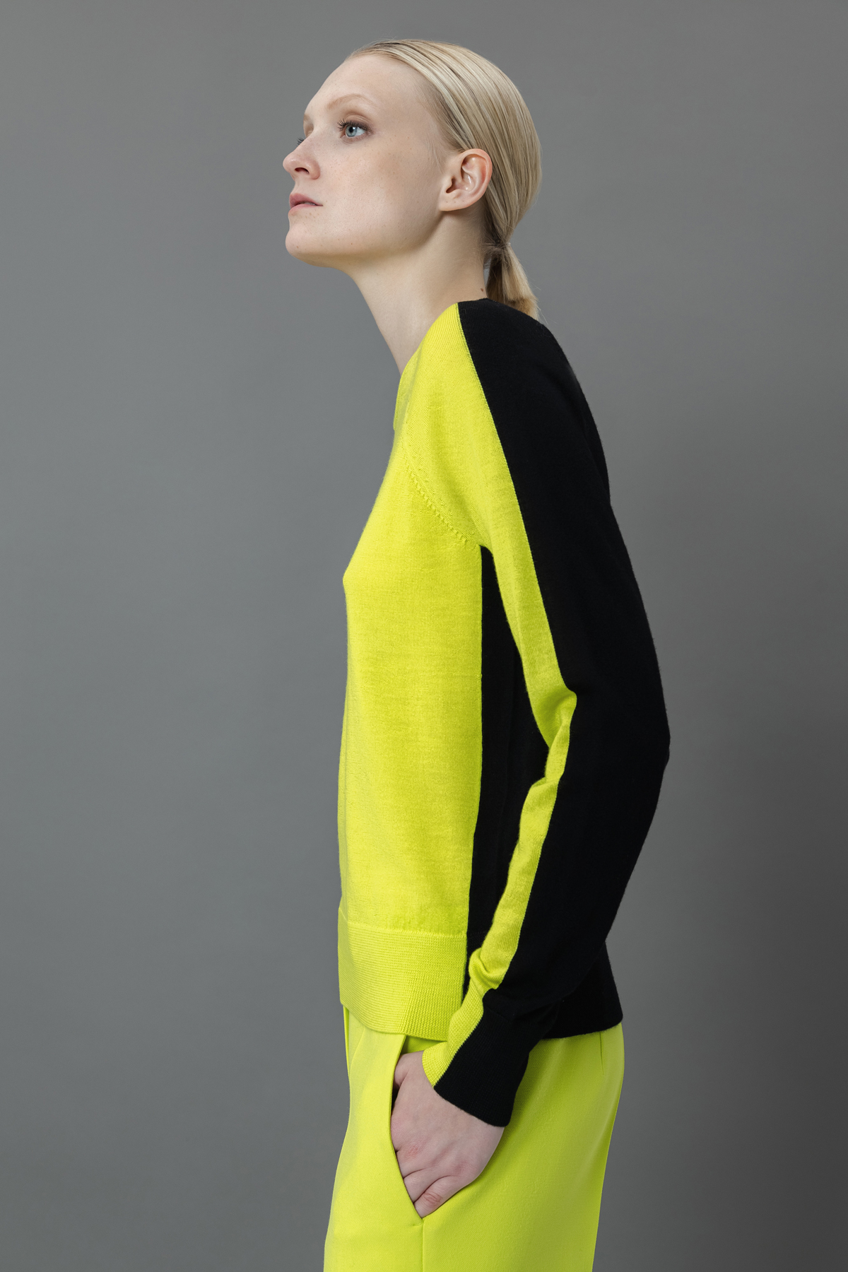 Джемпер из шерсти VASSA&Co, пол женский, цвет желтый