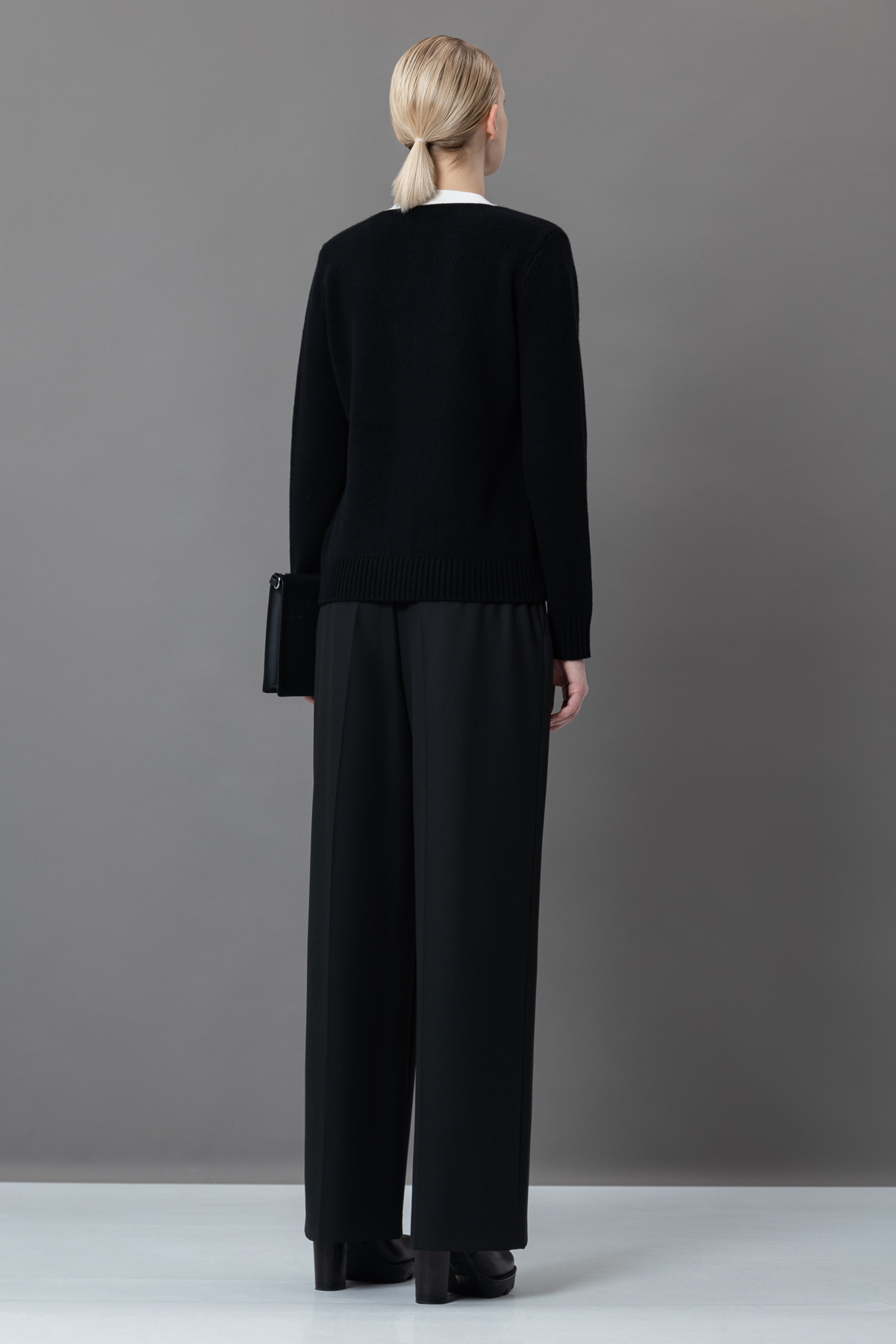 Кардиган из шерсти и кашемира VASSA&Co, пол женский, цвет черный