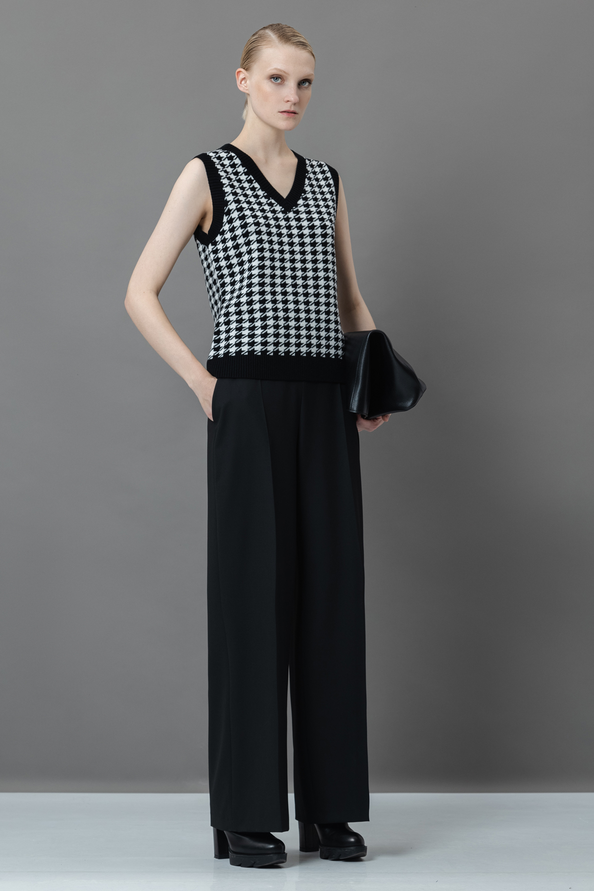 Жилет с жаккардовой вязкой из шерсти и кашемира VASSA&Co, пол женский, цвет черный