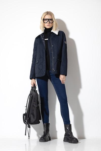 Стеганая куртка VASSA CODE, пол женский, цвет синий, фото №2