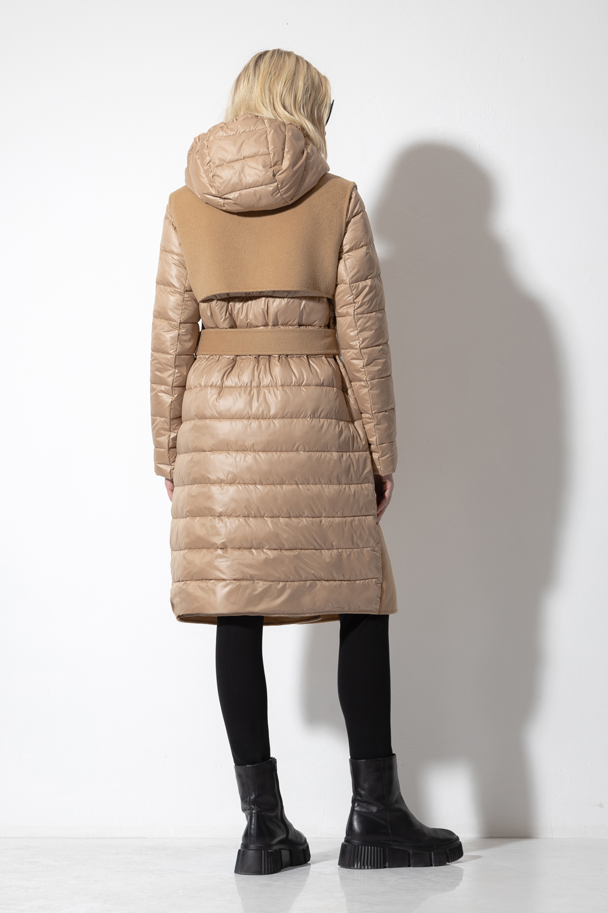 Пальто с капюшоном VASSA CODE, пол женский, цвет коричневый