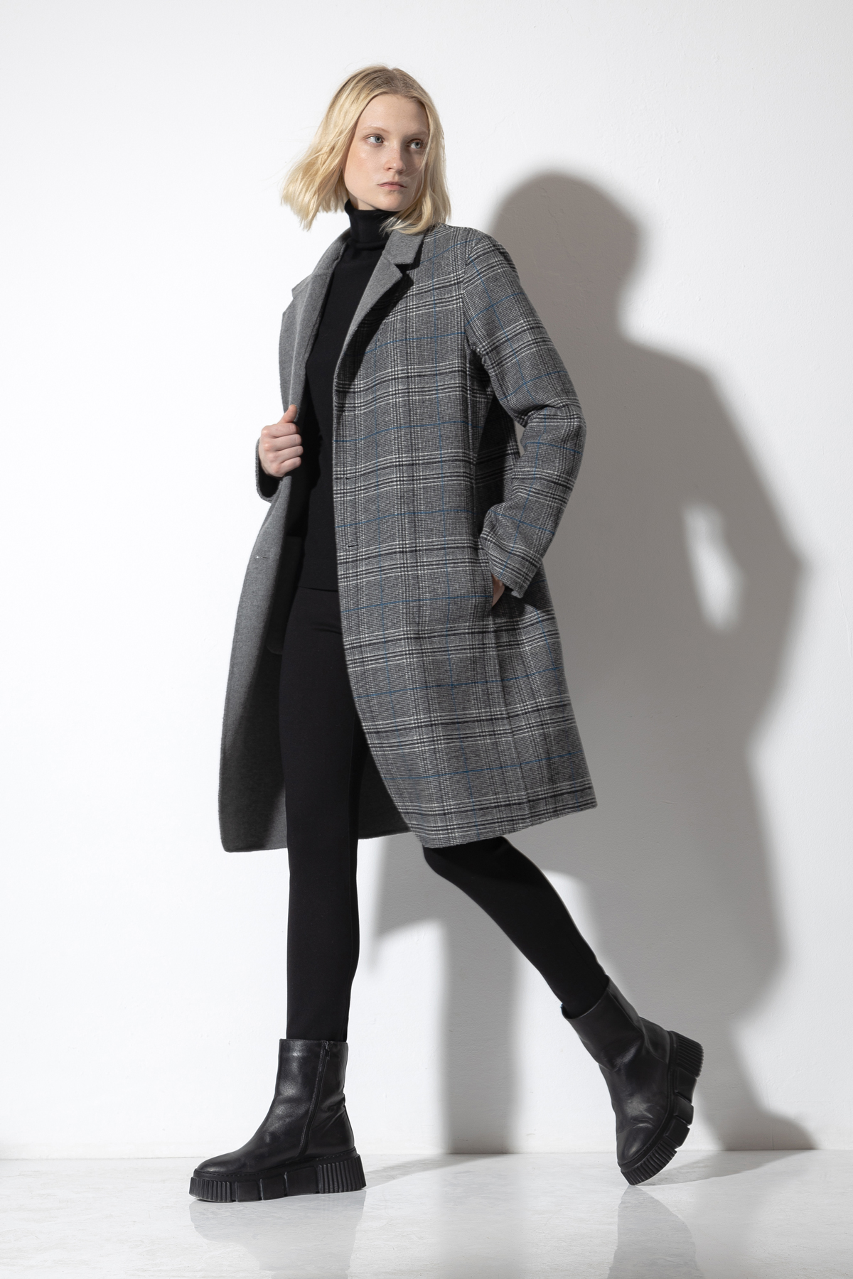 Двустороннее пальто VASSA CODE, пол женский, цвет серый